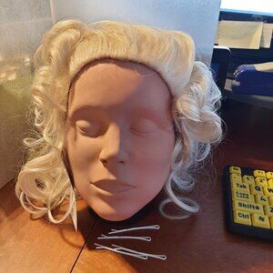 NEW ! 18" Inch High Quality Wig Light Blond Curvely